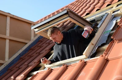 Pose de fenêtres de toit Velux à Lucgarier